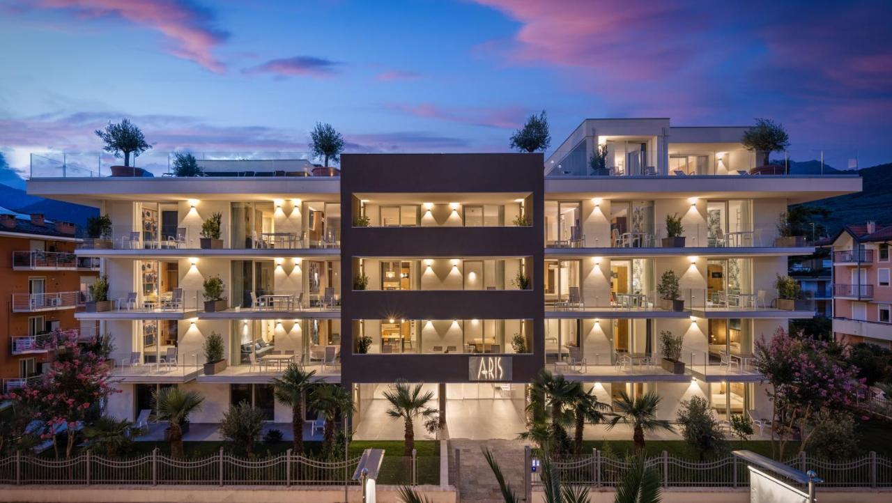 Aris Apartments & Sky Pool - Tonelli Hotels - Adult Friendly Riva del Garda Exterior foto