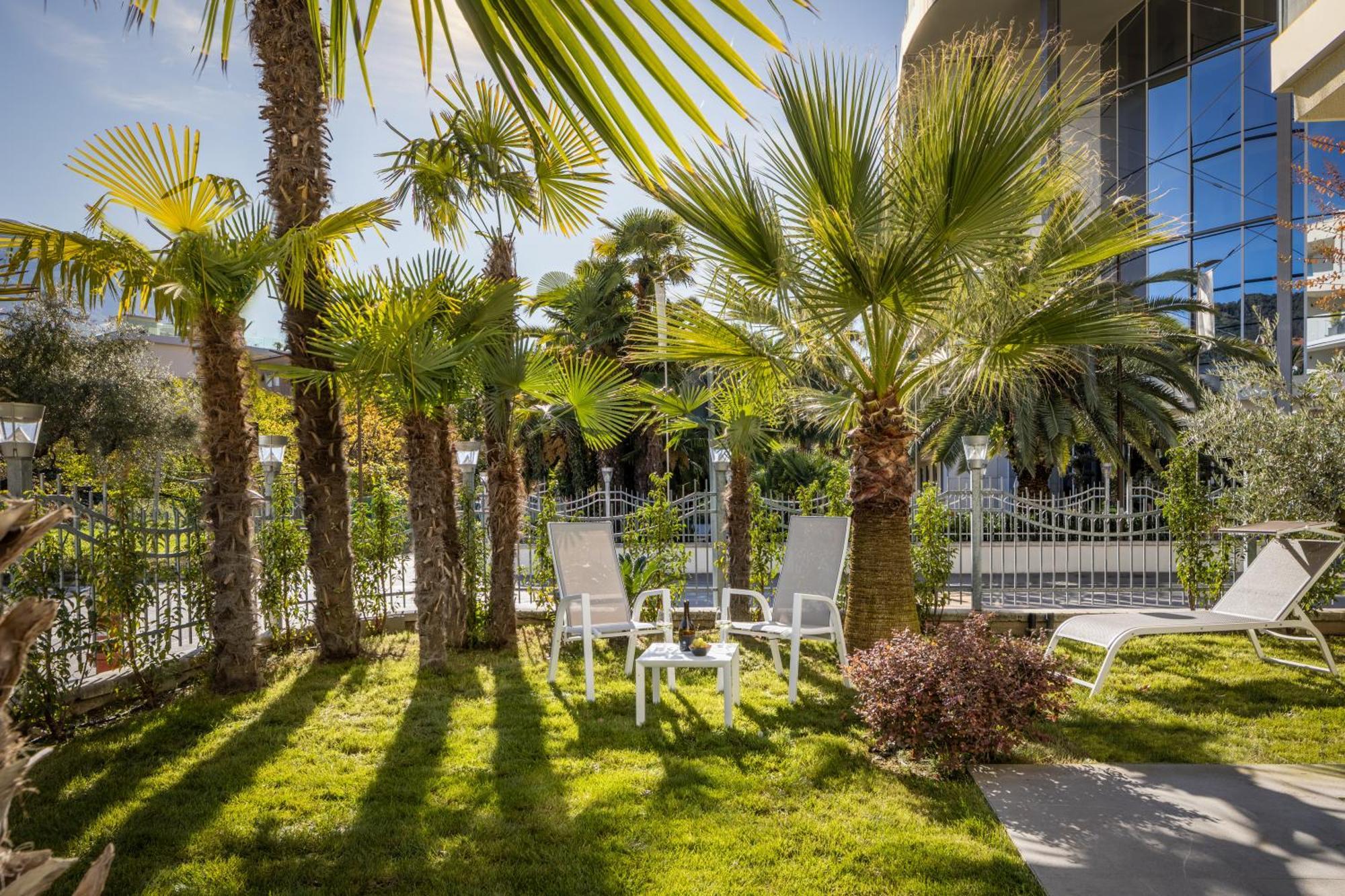 Aris Apartments & Sky Pool - Tonelli Hotels - Adult Friendly Riva del Garda Quarto foto